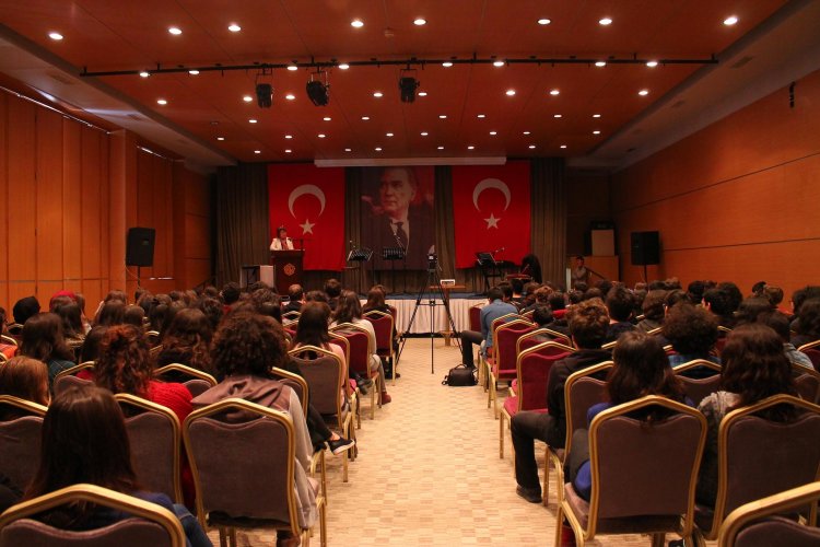 UN-Resident-Coordinator-in-Turkey-conducts-a-seminar-regarding-the-efforts-UN-for-world-peace